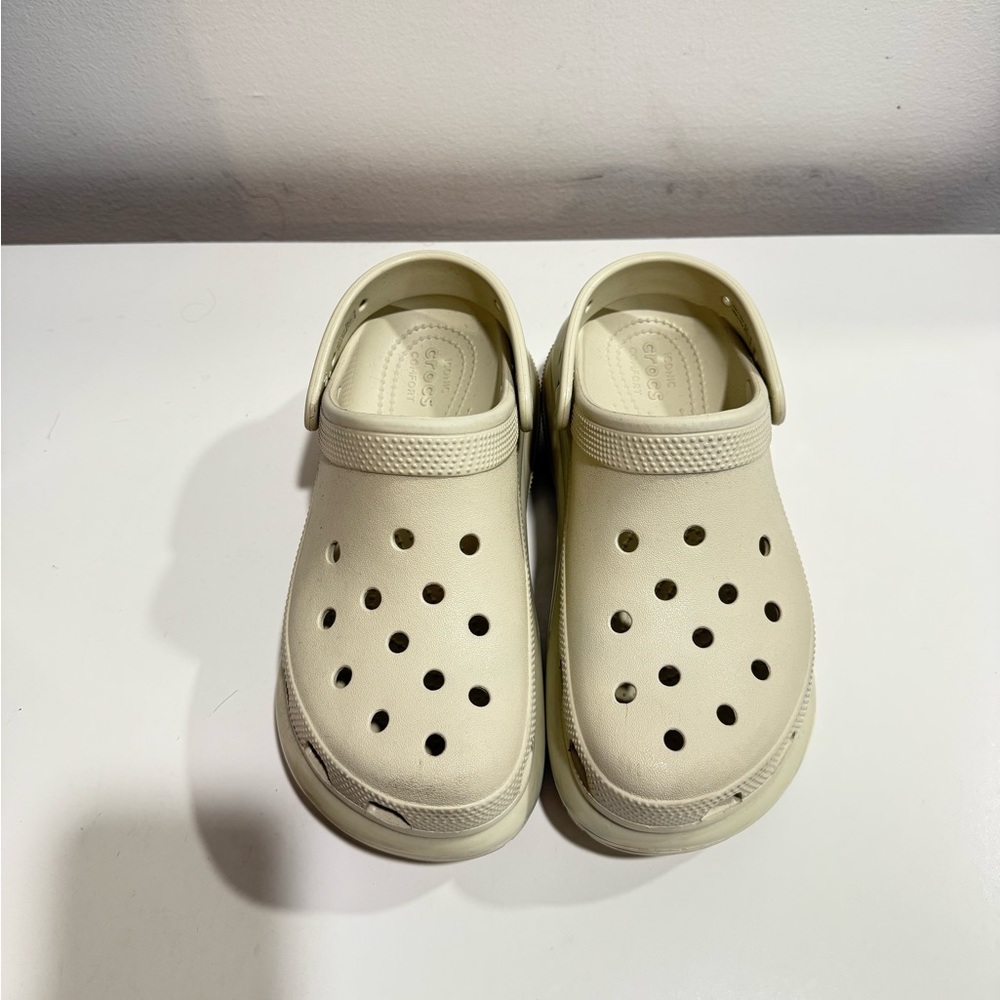 Women’s Mega Crush Clog Crocs Size 6 - Picture 3 of 4